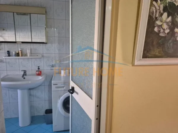 Tirane, shitet apartament 1+1 Kati 3, 58 m² 135.000 € (Pazari i Ri)