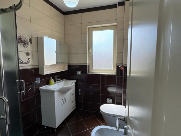 Tirane, jepet me qera apartament 2+1 Kati 4, 120 m² 800 € (Reuga frederik shiroka)