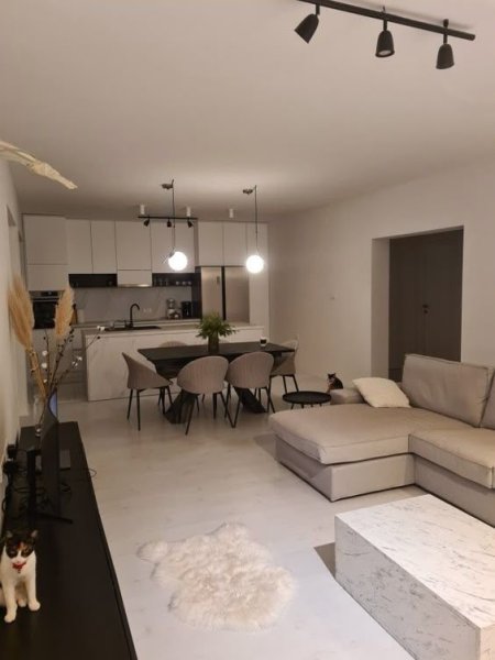 Tirane, jepet me qera apartament 2+1 Kati 5, 87 m² 600 € (VASIL SHANTO)