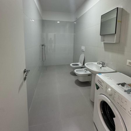 Tirane, jepet me qera apartament 1+1+Ballkon Kati 3, 70 m² 400 € (Unaza)