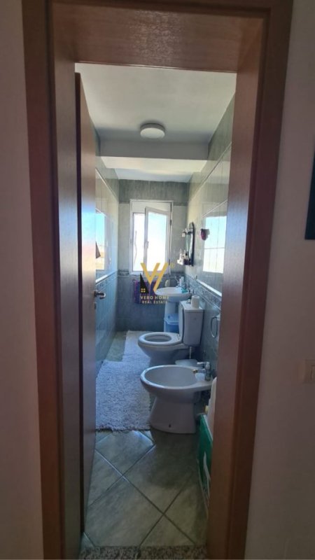 Tirane, shitet apartament 3+1+Ballkon Kati 6, 99 m² 140.000 € (BRRYLI)