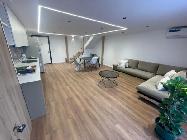 Tirane, shitet apartament duplex 2+1 Kati 2, 105 m² 160.000 € (GOLDEN PARK 3)