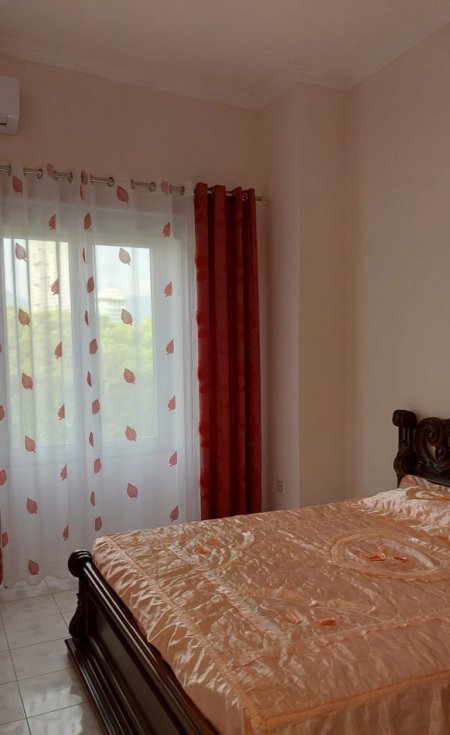 Tirane, jepet me qera apartament 2+1 Kati 4, 95 m² 650 € (shallvaret)