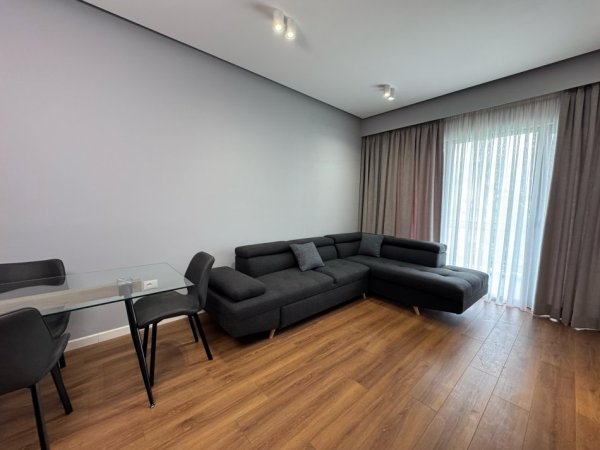 Tirane, jap me qera apartament 2+1+Ballkon Kati 2, 120 m² 800 € (Rruga dibres)