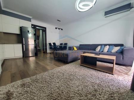 Tirane, jepet me qera apartament 2+1+Ballkon Kati 4, 104 m² 450 € 