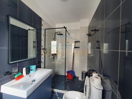 Tirane, jepet me qera apartament 2+1+Ballkon Kati 4, 104 m² 450 € 