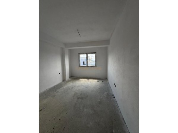 Tirane, shitet apartament 1+1+Ballkon Kati 8, 69 m² 57.876 € 