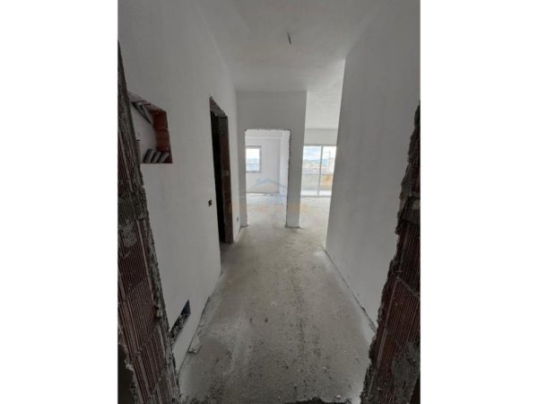 Tirane, shitet apartament 1+1+Ballkon Kati 8, 69 m² 57.876 € 