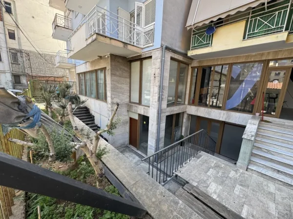 Tirane, shes ambjent biznesi Kati 0, 900 m² 2.700.000 € (Sheshi Avni Rustemi pall Telebingo)