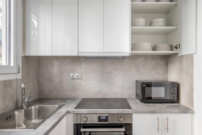 Tirane, jepet me qera apartament 1+1+Ballkon Kati 2, 65 m² 550 € (porcelan)