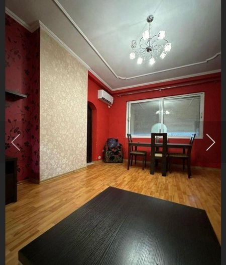 Tirane, jepet me qera apartament 1+1+Ballkon Kati 4, 80 m² 500 € (Prane Square 21)