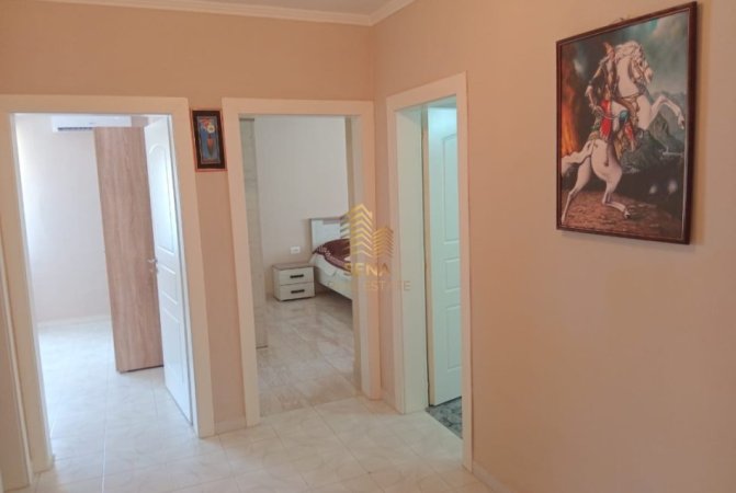 Tirane, jepet me qera apartament 2+1+Ballkon Kati 1, 80 m² 600 € (Rruga Tefta Tashko-Koço)