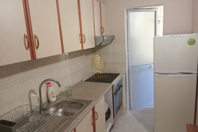 Tirane, jepet me qera apartament 2+1+Ballkon Kati 1, 80 m² 600 € (Rruga Tefta Tashko-Koço)