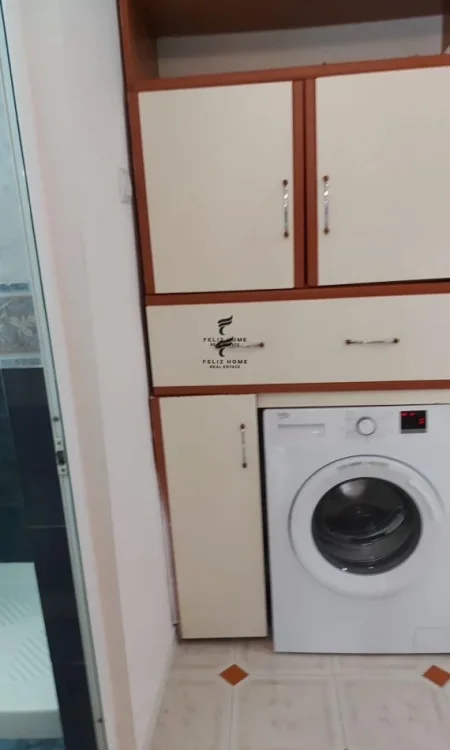 Tirane, jepet me qera apartament 2+1 , 90 m² 650 € (SHALLVARET)