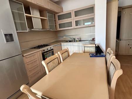 Tirane, jepet me qera apartament 2+1+Ballkon Kati 6, 95 m² 480 € 