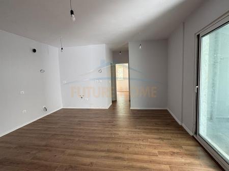 Tirane, shitet apartament 2+1 Kati 2, 91 m² 130.000 € (FRESK)