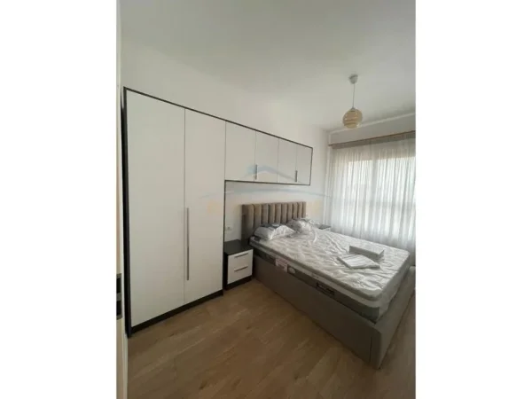 Tirane, jepet me qera apartament 2+1+Ballkon Kati 6, 93 m² 450 € (Ali Demi)