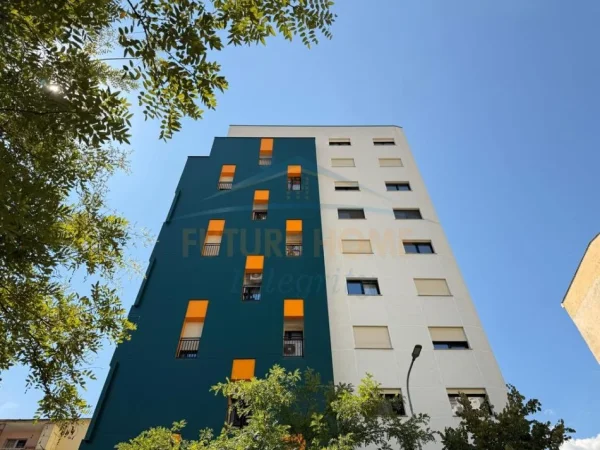 Tirane, jepet me qera apartament 1+1+Ballkon Kati 3, 71 m² 600 € 