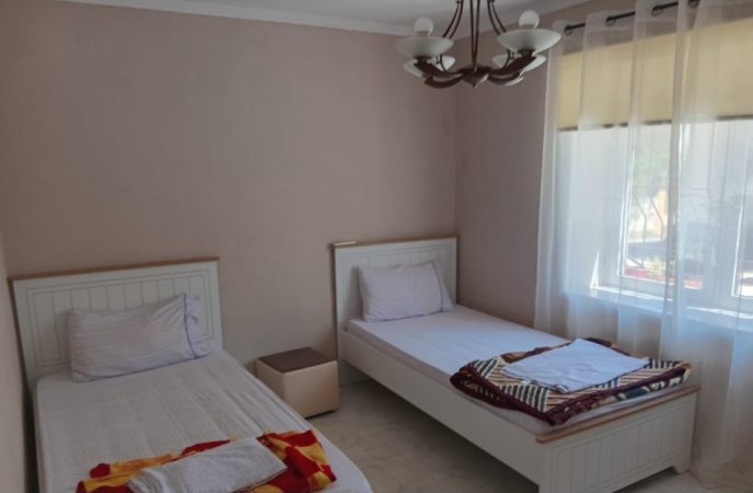 Tirane, jepet me qera apartament 2+1 Kati 1, 80 m² 600 € (Pazari i Ri)