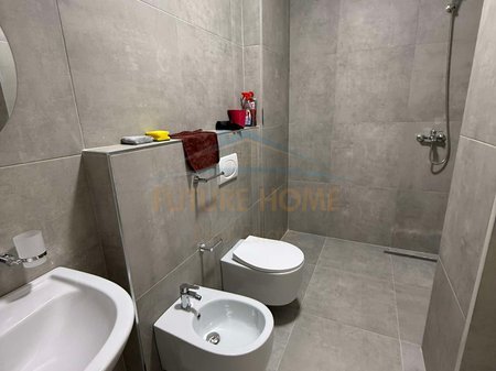 Tirane, jepet me qera apartament 2+1 Kati 5, 105 m² 700 € (UNAZA RE ,OASIS RESIDENECE)