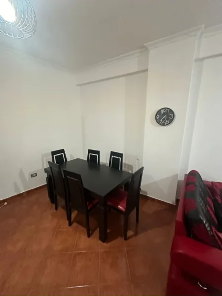 Tirane, jepet me qera apartament 2+1 Kati 5, 102 m² 500 € (Materniteti Ri)