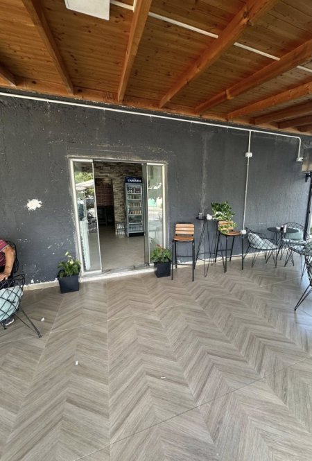 Durres, shes ambjent biznesi Kati 0, 165.000 € (FOR SALE Bar - Pizzeria 069 20 39 456 069 37 80 684)