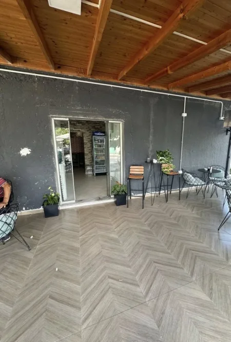 Durres, shes ambjent biznesi Kati 0, 165.000 € (FOR SALE Bar - Pizzeria 069 20 39 456 069 37 80 684)