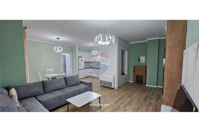 Tirane, jepet me qera apartament 2+1+Ballkon , 111 m² 1.300 € 