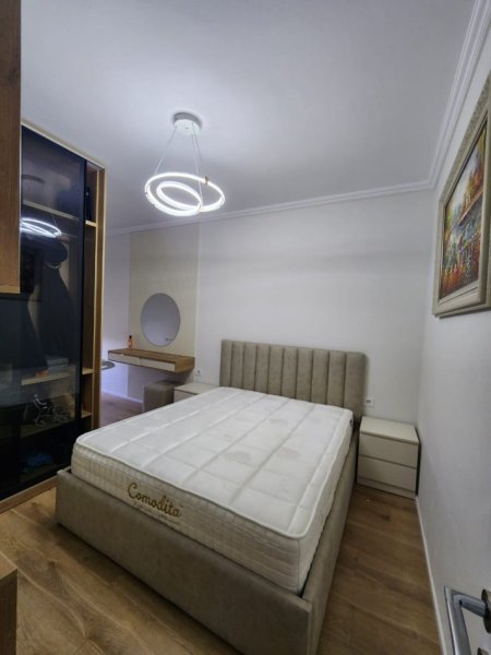 Tirane, jepet me qera apartament 2+1 Kati 8, 100 m² 800 € (Rruga e kavajes)