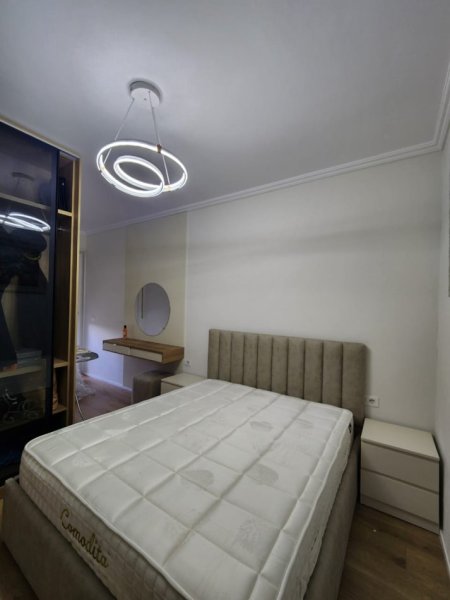 Tirane, jepet me qera apartament 2+1 Kati 8, 100 m² 800 € (Rruga e kavajes)