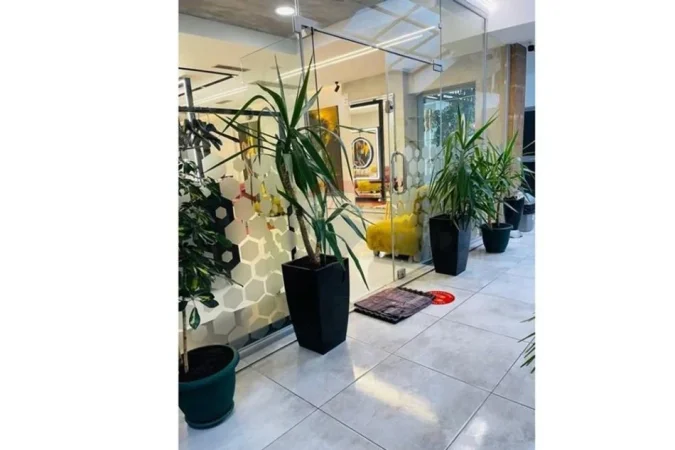 Tirane, jepet me qera zyre , 115 m² 2.000 € 