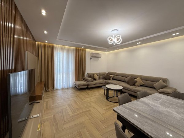 Tirane, jepet me qera apartament 2+1+Aneks+Ballkon Kati 4, 100 m² 800 € (21 dhjetori)