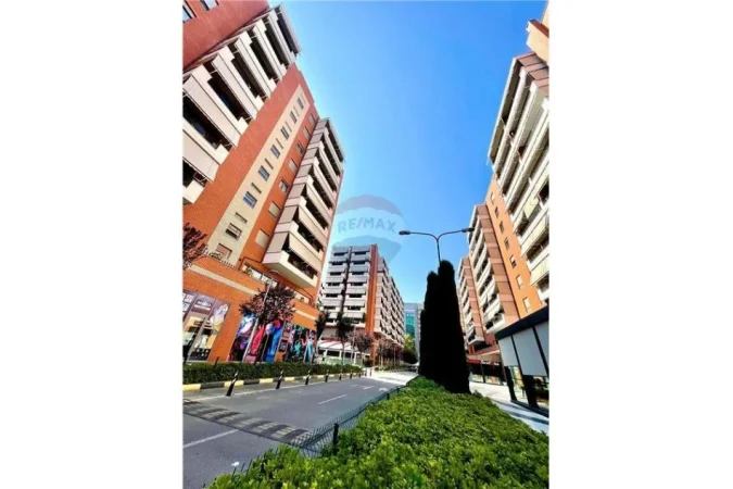 Tirane, jepet me qera zyre , 440 m² 7.500 € 