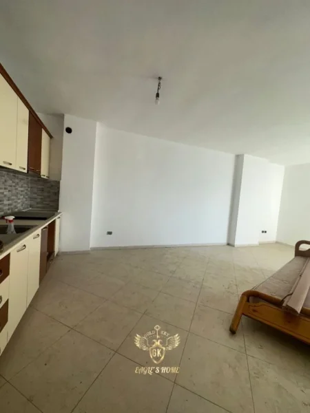 Durres, shitet apartament 1+1+Ballkon Kati 8, 65 m² 70.000 € (ISH URT)