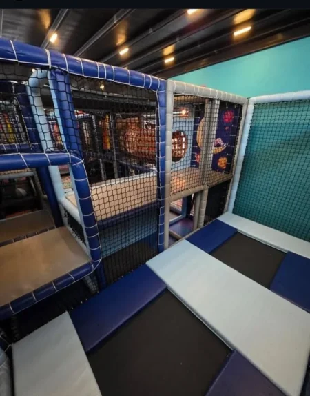 Tirane, shes Shitet kend lojrash per ambjent te brendshem 25.000 €