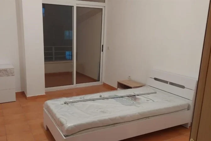 Tirane, jepet me qera apartament 2+1+Ballkon Kati 8, 100 m² 450 € (ASTIR TE FRATARI)