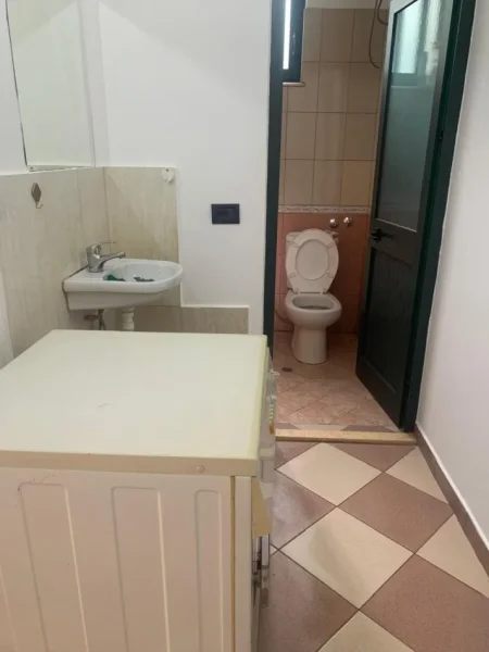 Jepet me Qira Apartament 1+1, 40 m²   28.000 leke te reja  (Rruga Anri Buazen), Misto - Mame
