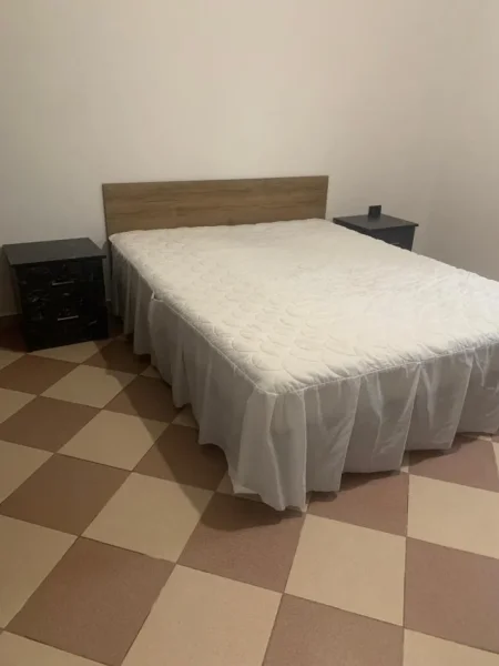 Jepet me Qira Apartament 1+1, 40 m²   28.000 leke te reja  (Rruga Anri Buazen), Misto - Mame
