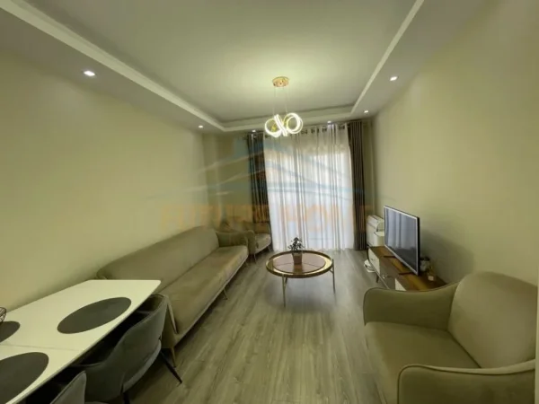 Tirane, jepet me qera apartament 2+1+Ballkon Kati 5, 91 m² 900 € (Rruga Panorama)