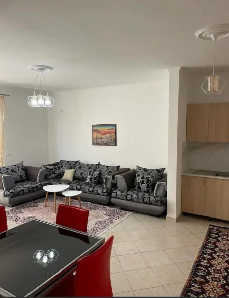 Tirane, jepet me qera apartament 2+1+Ballkon Kati 5, 90 m² 450 € (Pallatet Cabej)