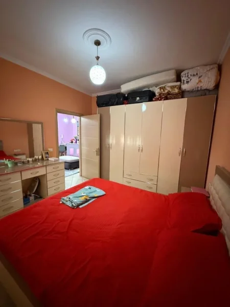 Tirane, jepet me qera apartament 2+1 , 96 m² 500 €