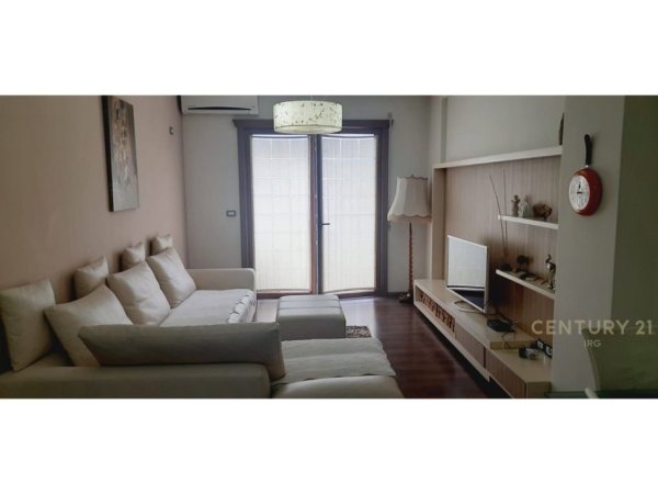 Tirane, shitet apartament 2+1 Kati 8, 88 m² 160.000 € (Astir)