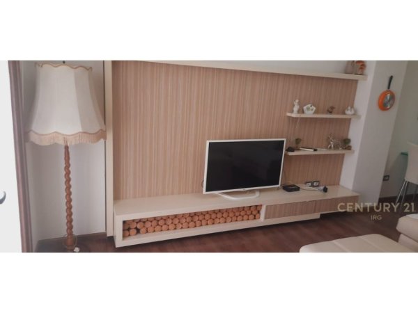 Tirane, shitet apartament 2+1 Kati 8, 88 m² 160.000 € (Astir)