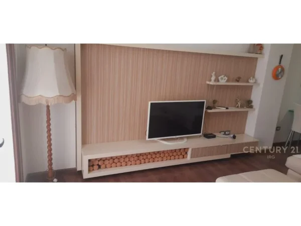 Tirane, shitet apartament 2+1 Kati 8, 88 m² 160.000 € (Astir)