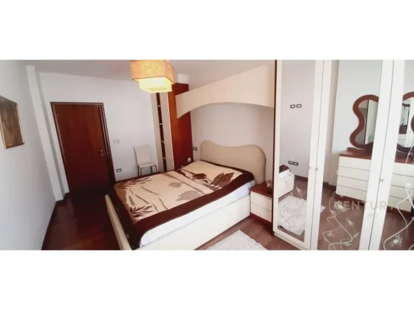 Tirane, shitet apartament 2+1 Kati 8, 88 m² 160.000 € (Astir)