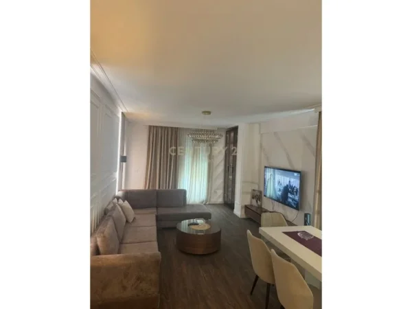 Tirane, jepet me qera apartament 3+1+Aneks+Ballkon Kati 4, 127 m² 1.500 € (Zogu i Zi , Foleja e Gjelber)