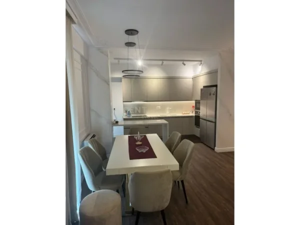Tirane, jepet me qera apartament 3+1+Aneks+Ballkon Kati 4, 127 m² 1.500 € (Zogu i Zi , Foleja e Gjelber)