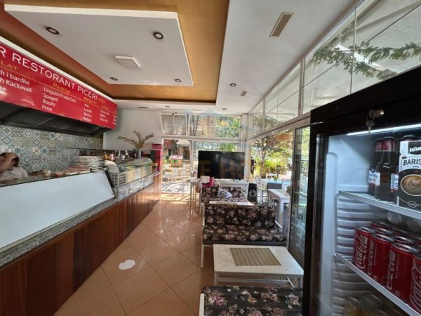 Mali Robit, shitet bar-restorant Kati 0, 100 m² (Golem)