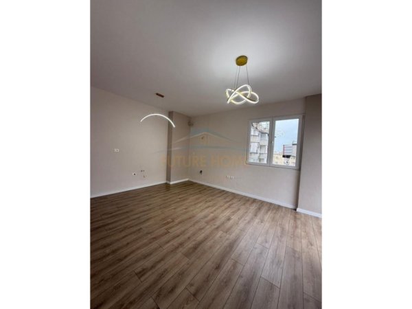 Tirane, shes apartament 2+1+Aneks+Ballkon Kati 3, 100 m² 135.000 € (FRESK)