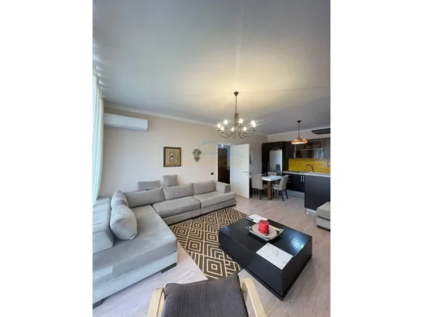 Tirane, jepet me qera apartament 2+1 Kati 7, 110 m² 700 € (Komuna e Parisit)
